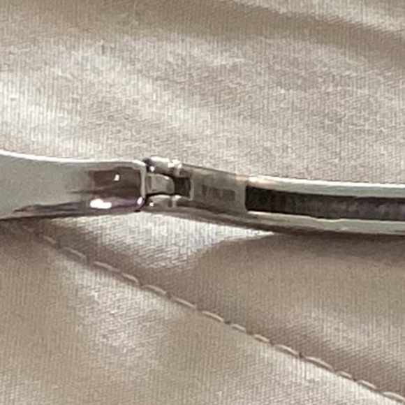 NWOT – Pure Stainless steel, Large round & oval Purple Dahlia bangle bracelet - Picture 14 of 16